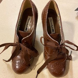 SOLD - American Eagle Brown Oxford/Brogue Heels